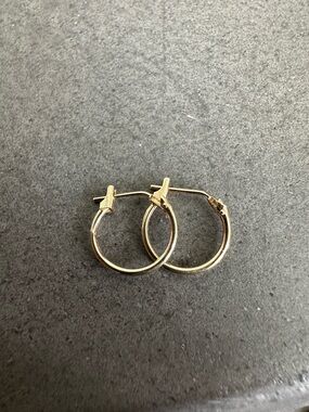 Vintage 14k Gold Minimal Hoop Earrings